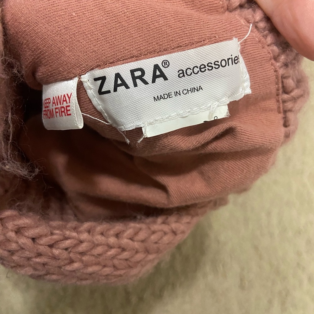 Zara winter hat - Picture 2 of 3